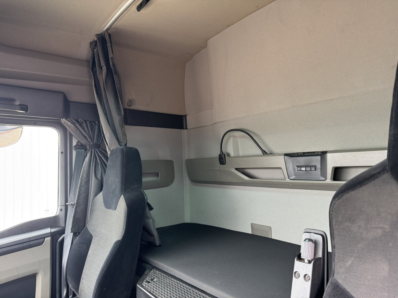 Φορτηγό φόρτωσης γάντζου MAN TGX 26.470 6X2-4 BL TGX 26.470 6X2-4 BL, Lenk-/Liftachse, XLX-Fahrerhaus, VDL Abrollanlage 7m: φωτογραφία 5