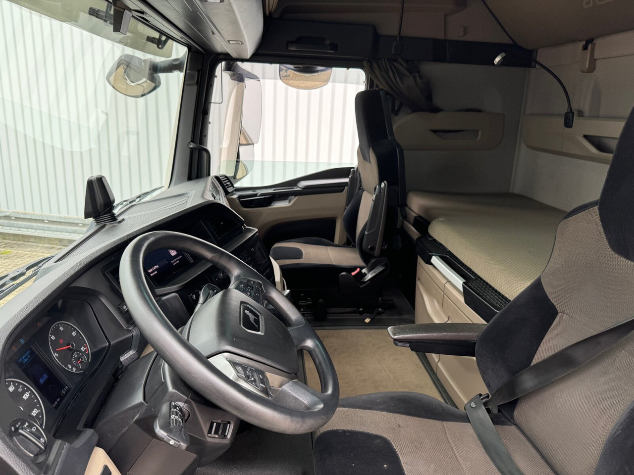 MAN TGX 33.510 6x4 BL SA TGX 33.510 6x4 BL SA, Retarder, GX-Fahrerhaus - Τράκτορας: φωτογραφία 3 MAN TGX 33.510 6x4 BL SA TGX 33.510 6x4 BL SA, Retarder, GX-Fahrerhaus - Τράκτορας: φωτογραφία 3