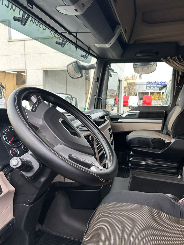 MAN TGX 33.580 6x4 BB TGX 33.580 6x4 BB, Retarder, zZGG 150.000kg - Τράκτορας: φωτογραφία 5 MAN TGX 33.580 6x4 BB TGX 33.580 6x4 BB, Retarder, zZGG 150.000kg - Τράκτορας: φωτογραφία 5