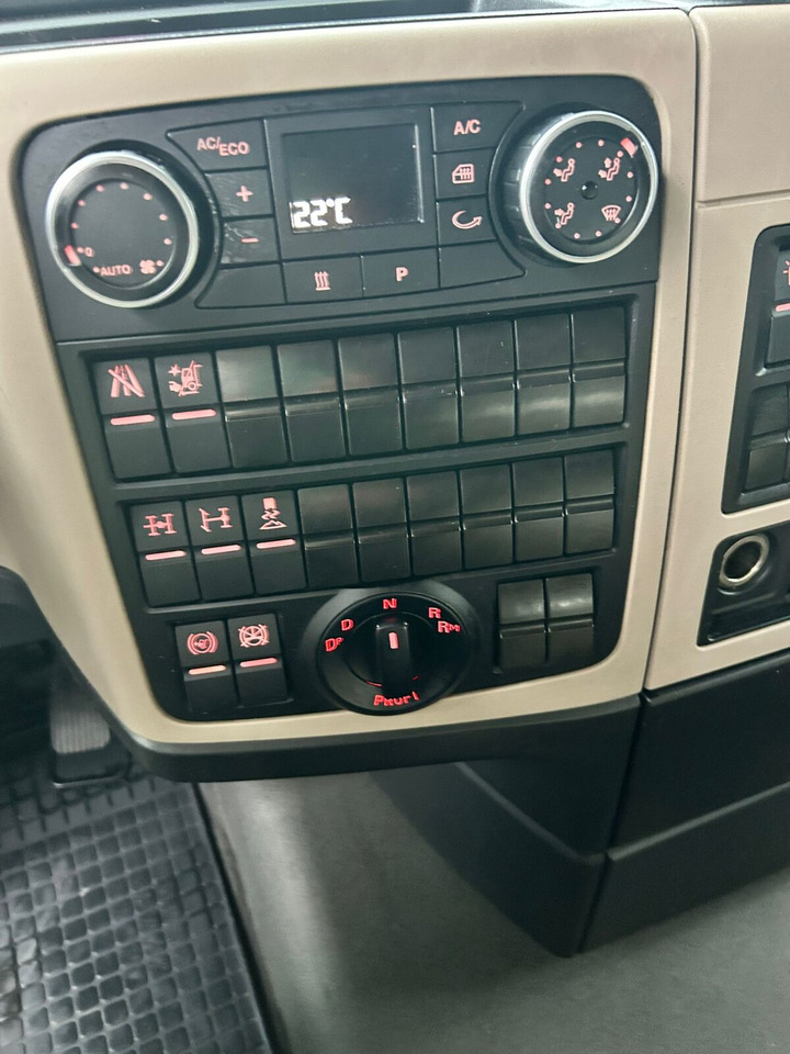 MAN TGX 33.640 6x4 BB TGX 33.640 6x4 BB, Retarder, zZGG 180.000kg - Τράκτορας: φωτογραφία 5 MAN TGX 33.640 6x4 BB TGX 33.640 6x4 BB, Retarder, zZGG 180.000kg - Τράκτορας: φωτογραφία 5