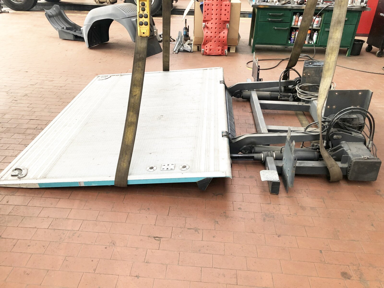 Υδραυλική πόρτα MBB C 1500 S Ladebordwand MBB C 1500 S Ladebordwand: φωτογραφία 1