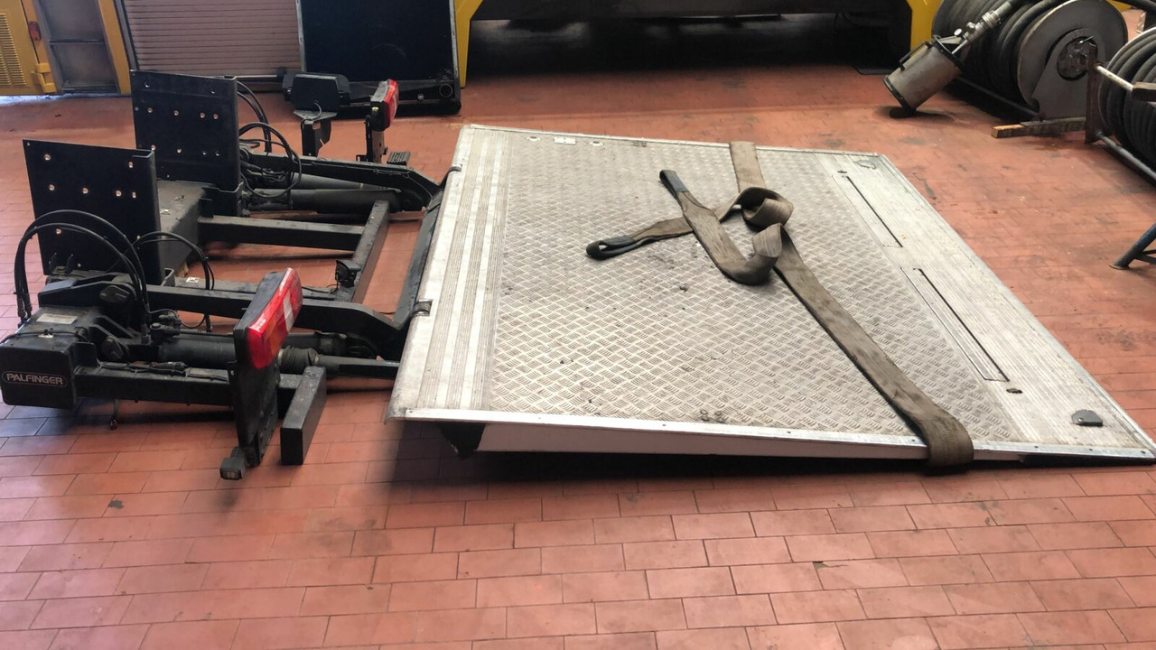 MBB C 1500 S Ladebordwand MBB C 1500 S Ladebordwand - Υδραυλική πόρτα: φωτογραφία 1 MBB C 1500 S Ladebordwand MBB C 1500 S Ladebordwand - Υδραυλική πόρτα: φωτογραφία 1