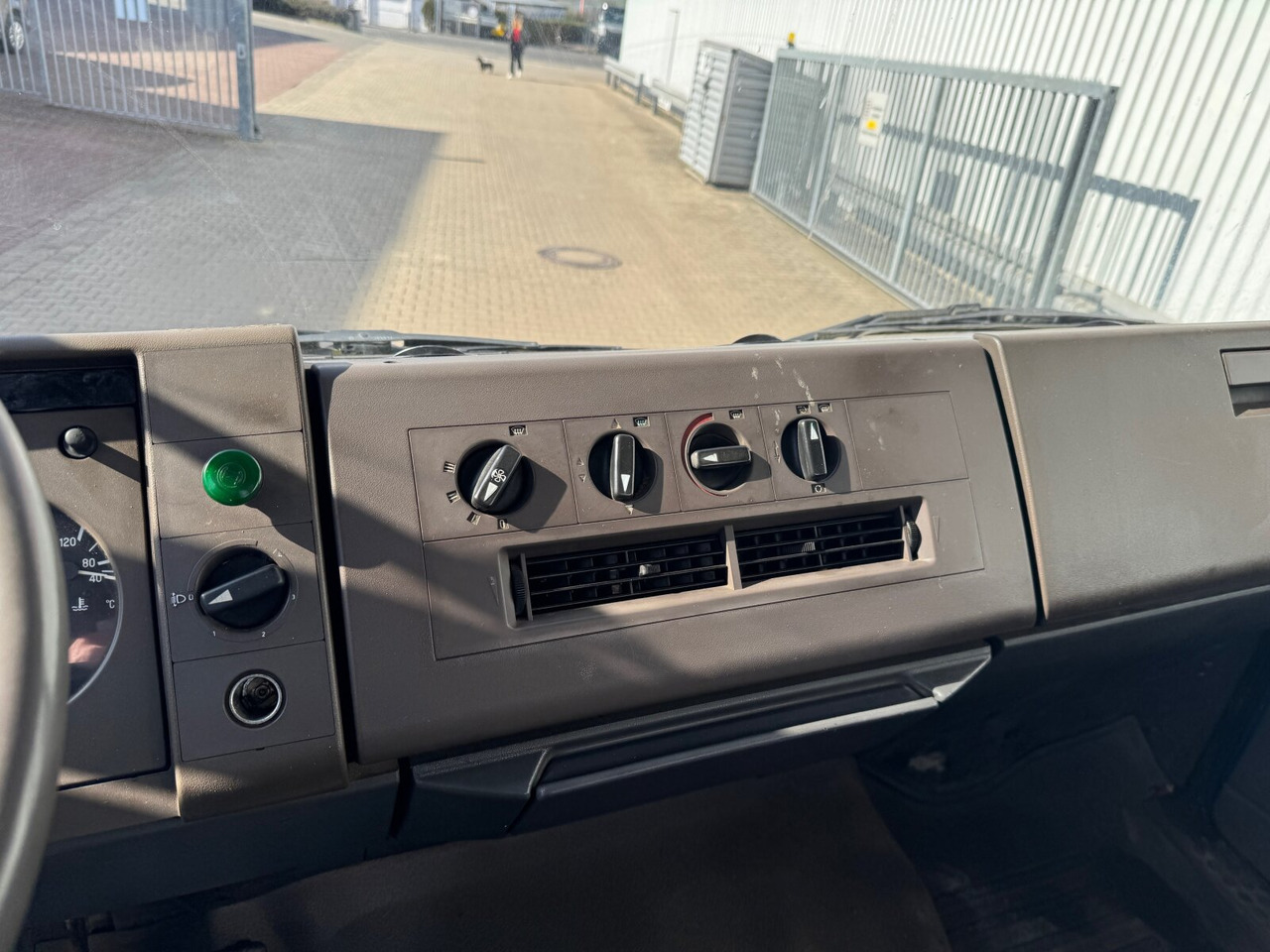 Mercedes-Benz 1314 K 4x2 1314 K 4x2, 6-Zylinder Motor, 2x AHK - Φορτηγό ανατρεπόμενο: φωτογραφία 5 Mercedes-Benz 1314 K 4x2 1314 K 4x2, 6-Zylinder Motor, 2x AHK - Φορτηγό ανατρεπόμενο: φωτογραφία 5