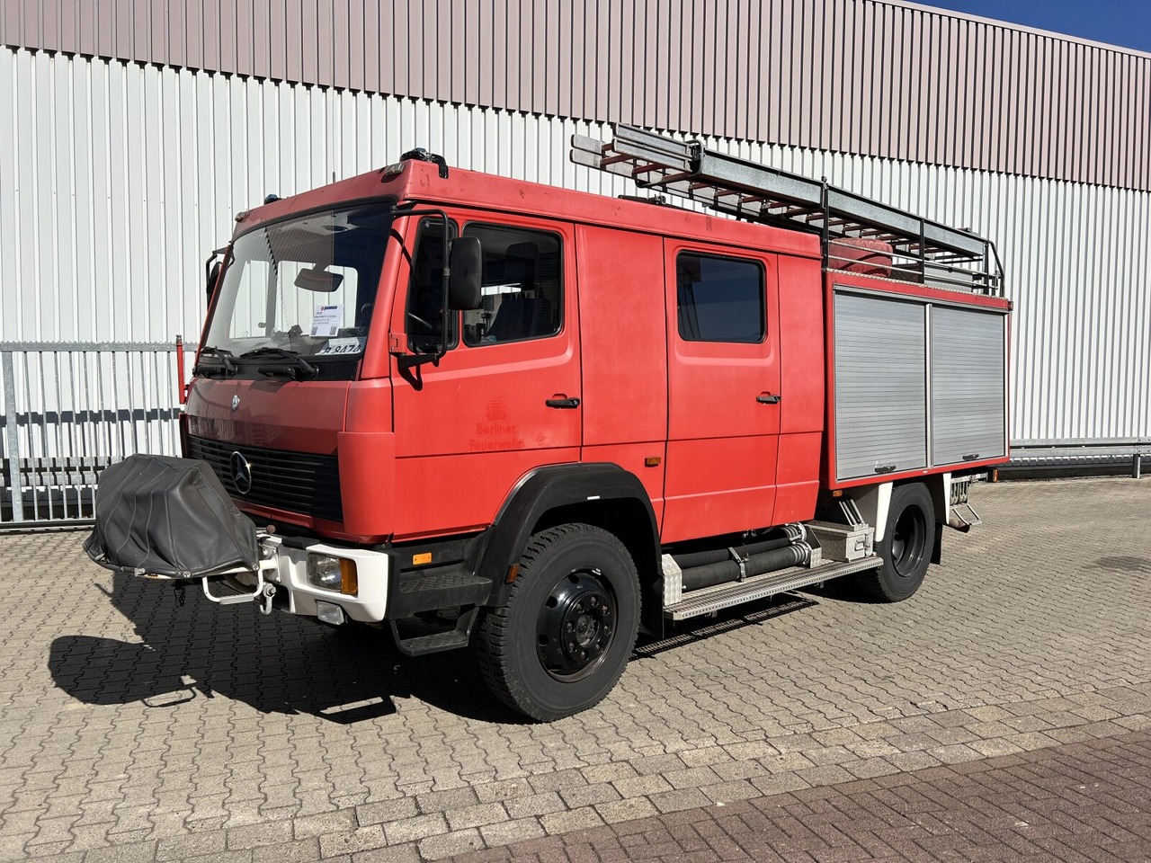 Mercedes-Benz 917 AF 4x4 Doka 917 AF 4x4 Doka, TLF 16-TS - Ασθενοφόρο: φωτογραφία 1 Mercedes-Benz 917 AF 4x4 Doka 917 AF 4x4 Doka, TLF 16-TS - Ασθενοφόρο: φωτογραφία 1