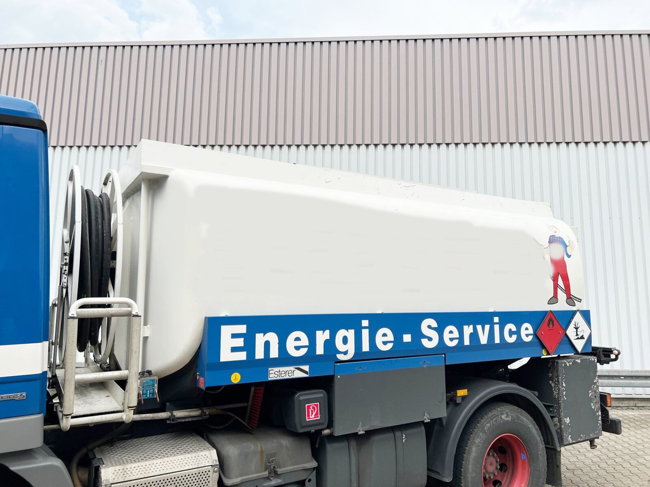 Mercedes-Benz Actros 1841 L 4x2 Actros 1841 L 4x2, Esterer-Tankaufbau, 3 Kammern, 14.000l, ADR - Φορτηγό βυτιοφόρο: φωτογραφία 5 Mercedes-Benz Actros 1841 L 4x2 Actros 1841 L 4x2, Esterer-Tankaufbau, 3 Kammern, 14.000l, ADR - Φορτηγό βυτιοφόρο: φωτογραφία 5