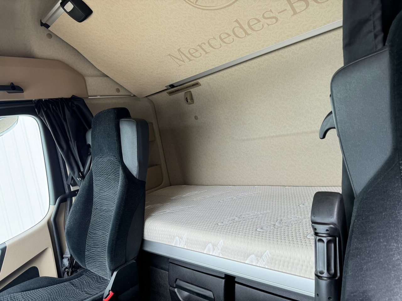 Mercedes-Benz Actros 1848 LS 4x2 Actros 1848 LS 4x2, Vollumer ,Retarder - Τράκτορας: φωτογραφία 4 Mercedes-Benz Actros 1848 LS 4x2 Actros 1848 LS 4x2, Vollumer ,Retarder - Τράκτορας: φωτογραφία 4