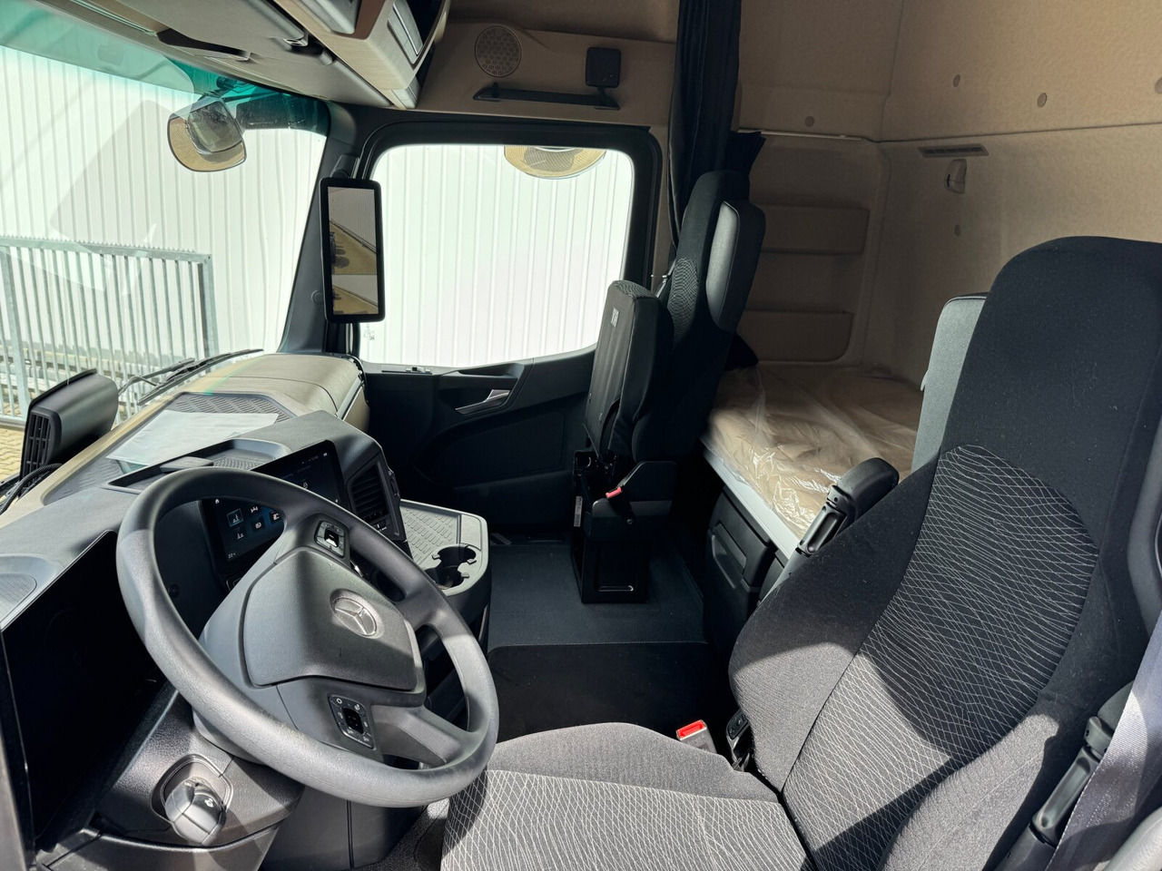 Mercedes-Benz Actros 2548 L 6x2 Actros 2548 L 6x2, Retarder, Lenk-/Liftachse, Navi, MirrorCam, MultimediaCockpit - Φορτηγό φόρτωσης γάντζου: φωτογραφία 4 Mercedes-Benz Actros 2548 L 6x2 Actros 2548 L 6x2, Retarder, Lenk-/Liftachse, Navi, MirrorCam, MultimediaCockpit - Φορτηγό φόρτωσης γάντζου: φωτογραφία 4