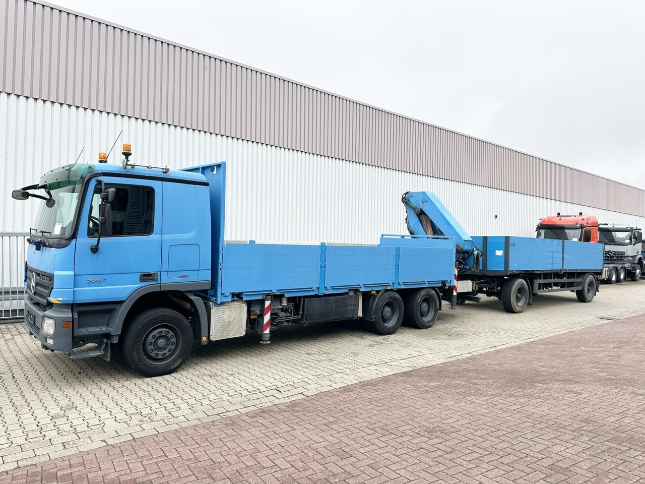 Mercedes-Benz Actros 2741 L 6x4 Actros 2741 L 6x4, Twist-Lock ausz. auf 3m, Heckkran Palfinger PK 42502-D, Funk - Φορτηγό με ανοιχτή καρότσα, Φορτηγό με γερανό: φωτογραφία 5 Mercedes-Benz Actros 2741 L 6x4 Actros 2741 L 6x4, Twist-Lock ausz. auf 3m, Heckkran Palfinger PK 42502-D, Funk - Φορτηγό με ανοιχτή καρότσα, Φορτηγό με γερανό: φωτογραφία 5
