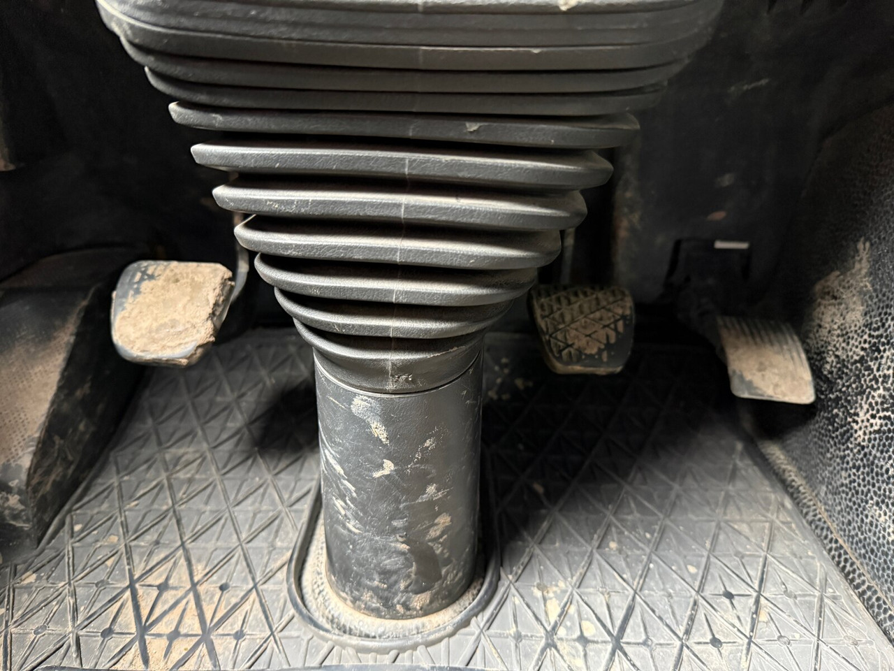 Mercedes-Benz Actros 3241 K 8x4/4 Actros 3241 K 8x4/4, Bordmatik - Φορτηγό ανατρεπόμενο: φωτογραφία 5 Mercedes-Benz Actros 3241 K 8x4/4 Actros 3241 K 8x4/4, Bordmatik - Φορτηγό ανατρεπόμενο: φωτογραφία 5