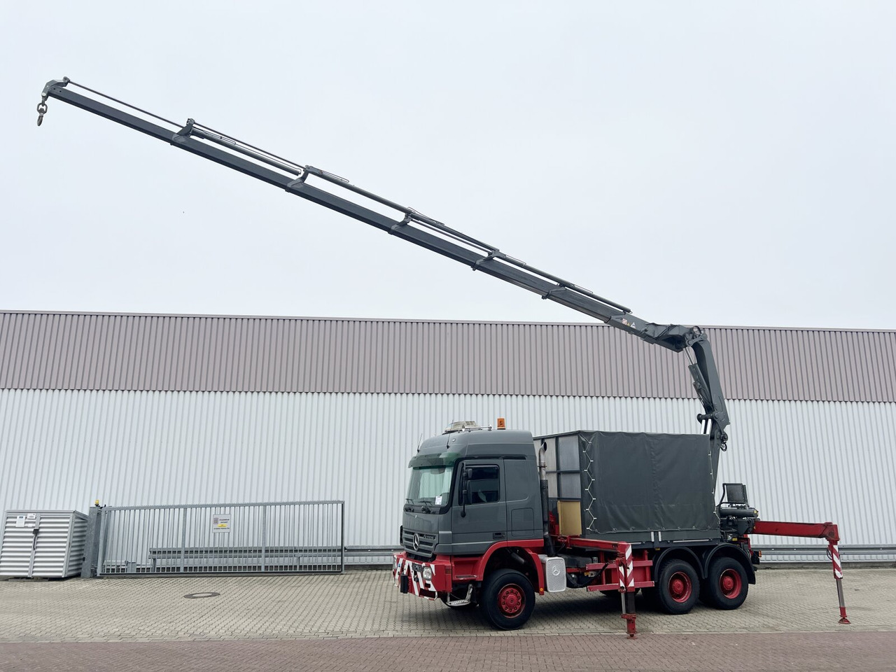 Μίσθωση Mercedes-Benz Actros 3346 AK 6x6 Actros 3346 AK 6x6, 134t Anhängelast WSK, Heckkran Fassi F420AXP.26, Funk, Winde Mercedes-Benz Actros 3346 AK 6x6 Actros 3346 AK 6x6, 134t Anhängelast WSK, Heckkran Fassi F420AXP.26, Funk, Winde: φωτογραφία 8