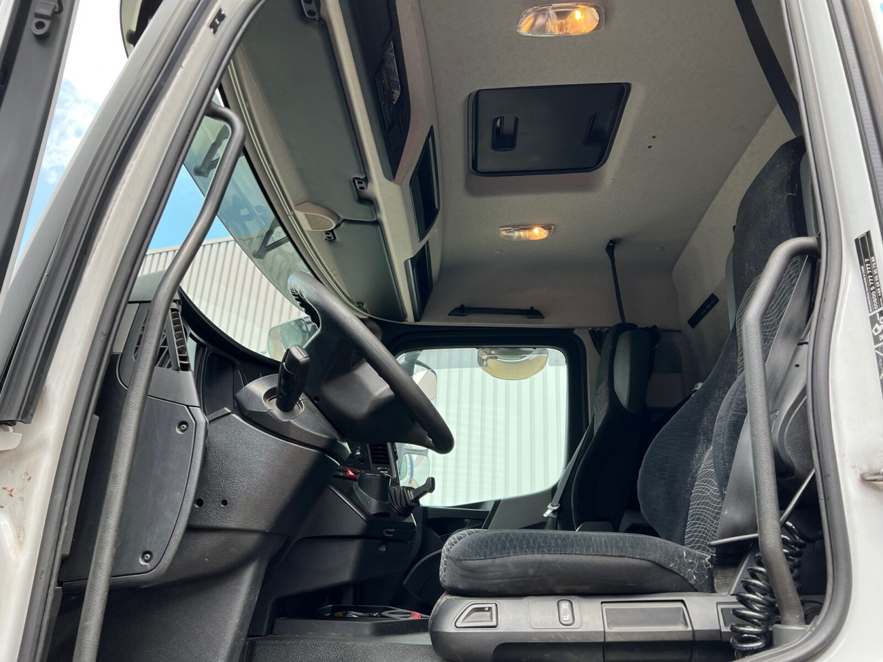 Mercedes-Benz Antos 1840 L 4x2 Antos 1840 L 4x2, Aufnahme für Mitnahmestapler - Φορτηγό μουσαμάς: φωτογραφία 4 Mercedes-Benz Antos 1840 L 4x2 Antos 1840 L 4x2, Aufnahme für Mitnahmestapler - Φορτηγό μουσαμάς: φωτογραφία 4