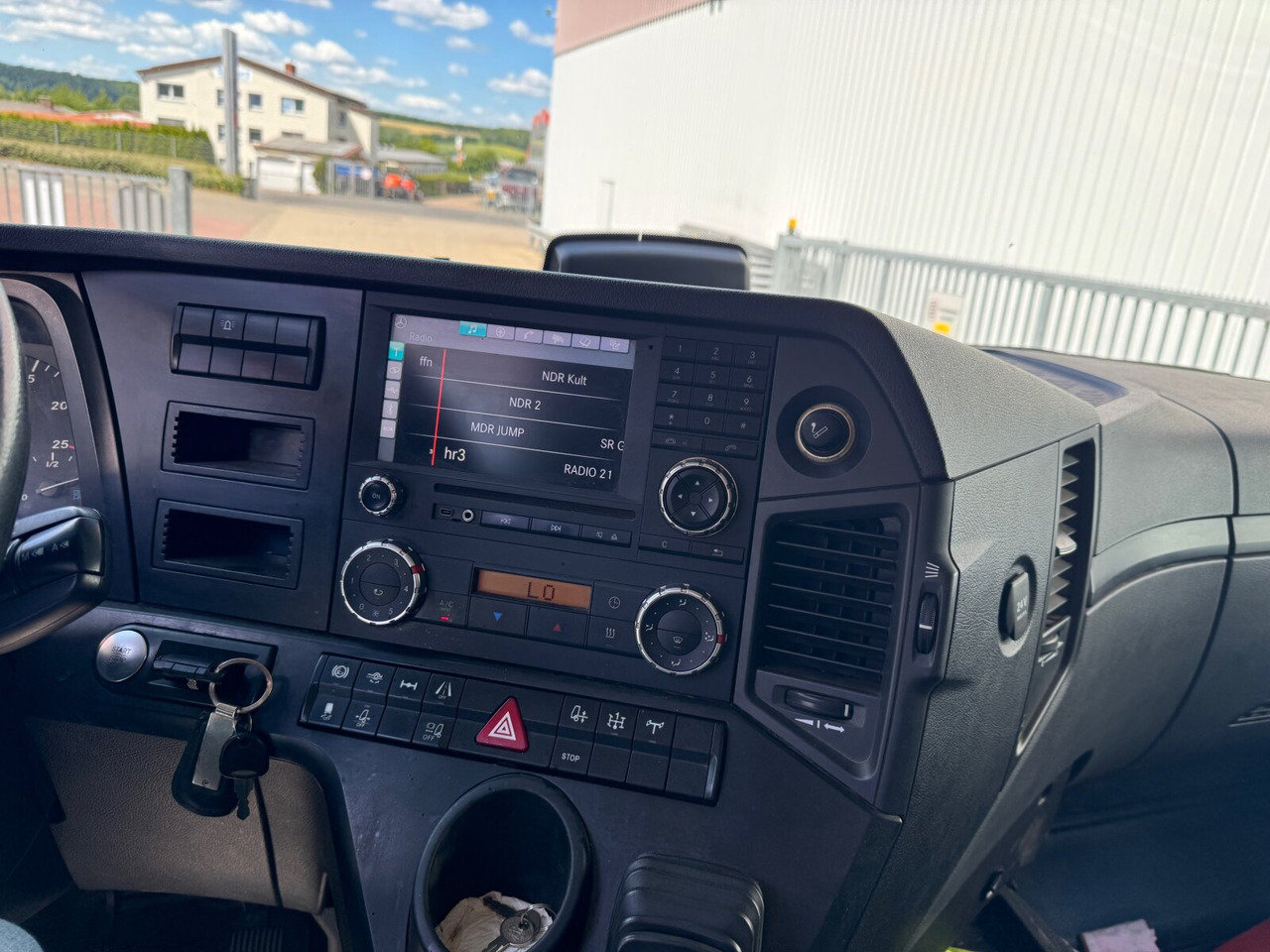 Mercedes-Benz Arocs 1845 LS 4x4 HAD Arocs 1845 LS 4x4 HAD, Retarder, Navi, HydroDrive, Kipphydraulik - Τράκτορας: φωτογραφία 2 Mercedes-Benz Arocs 1845 LS 4x4 HAD Arocs 1845 LS 4x4 HAD, Retarder, Navi, HydroDrive, Kipphydraulik - Τράκτορας: φωτογραφία 2