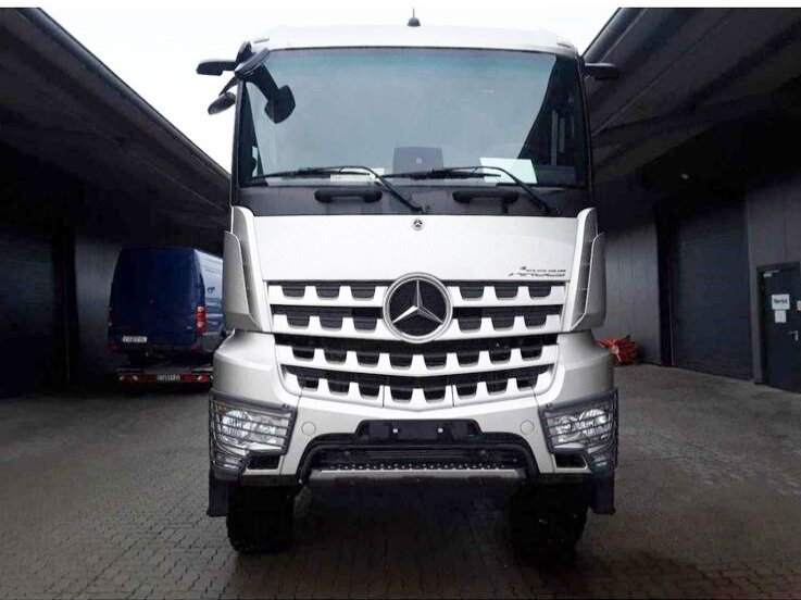 Mercedes-Benz Arocs 2053 A 4x4 Arocs 2053 A 4x4, Grounder, MirrorCam, Multimedia Cockpit, Navi - Φορτηγό σασί: φωτογραφία 2 Mercedes-Benz Arocs 2053 A 4x4 Arocs 2053 A 4x4, Grounder, MirrorCam, Multimedia Cockpit, Navi - Φορτηγό σασί: φωτογραφία 2