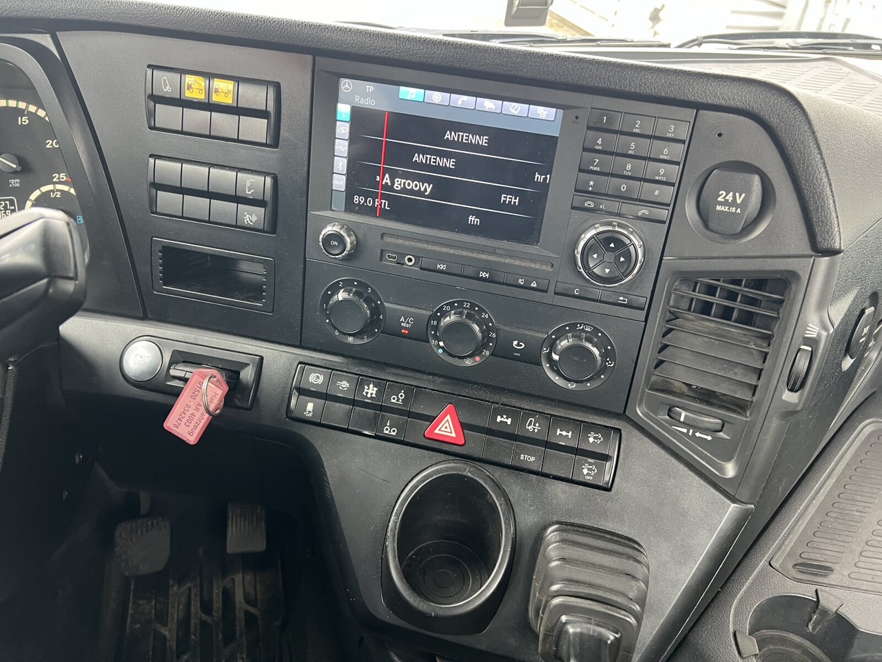 Mercedes-Benz Arocs 2552 L 6x2 Arocs 2552 L 6x2, Lenk-/Liftachse - Φορτηγό φόρτωσης γάντζου: φωτογραφία 4 Mercedes-Benz Arocs 2552 L 6x2 Arocs 2552 L 6x2, Lenk-/Liftachse - Φορτηγό φόρτωσης γάντζου: φωτογραφία 4