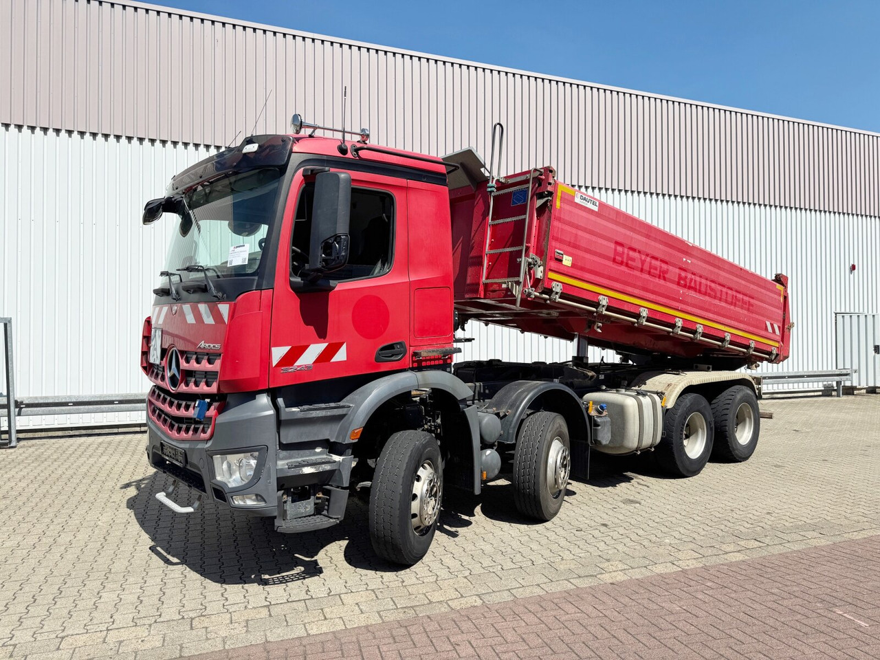 Mercedes-Benz Arocs 3243 K 8x4/4 Arocs 3243 K 8x4/4, Alu-Bordwände - Φορτηγό ανατρεπόμενο: φωτογραφία 1 Mercedes-Benz Arocs 3243 K 8x4/4 Arocs 3243 K 8x4/4, Alu-Bordwände - Φορτηγό ανατρεπόμενο: φωτογραφία 1