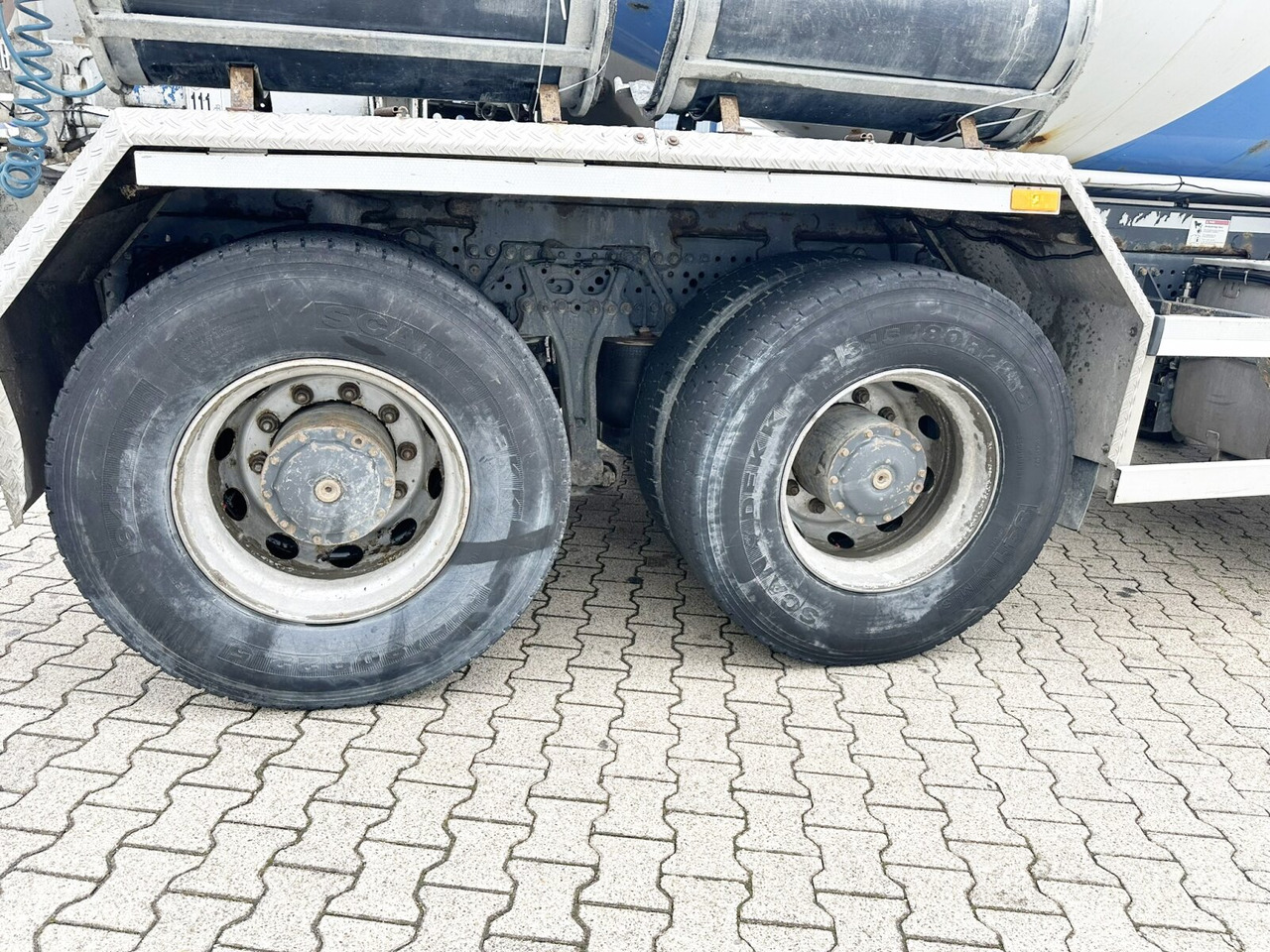 Mercedes-Benz Arocs 3251 8x4/4 Arocs 3251 8x4/4, Betonmischer Liebherr ca. 9m³ - Μπετονιέρα φορτηγό: φωτογραφία 3 Mercedes-Benz Arocs 3251 8x4/4 Arocs 3251 8x4/4, Betonmischer Liebherr ca. 9m³ - Μπετονιέρα φορτηγό: φωτογραφία 3