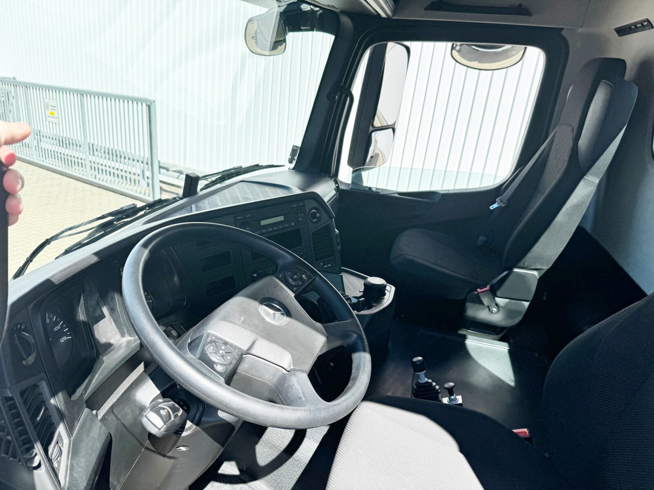 Mercedes-Benz Arocs 4142/48 K 8x4/4 Arocs 4142/48 K 8x4/4, Meiller Bordmatik links - Φορτηγό ανατρεπόμενο: φωτογραφία 4 Mercedes-Benz Arocs 4142/48 K 8x4/4 Arocs 4142/48 K 8x4/4, Meiller Bordmatik links - Φορτηγό ανατρεπόμενο: φωτογραφία 4