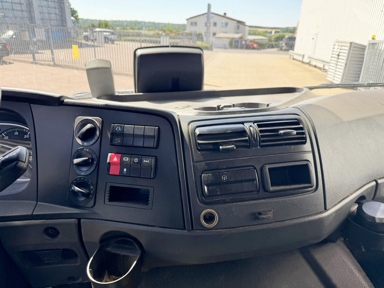 Mercedes-Benz Atego 1530 K 4x2 Atego 1530 K 4x2, Meiller 3-Seiten, 2x AHK - Φορτηγό ανατρεπόμενο: φωτογραφία 5 Mercedes-Benz Atego 1530 K 4x2 Atego 1530 K 4x2, Meiller 3-Seiten, 2x AHK - Φορτηγό ανατρεπόμενο: φωτογραφία 5