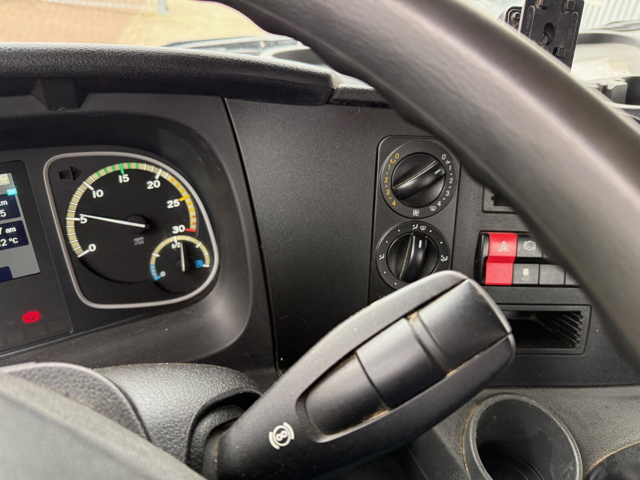 Mercedes-Benz Atego 1630 K 4x2 Atego 1630 K 4x2, Meiller 3-Seiten, 2 x AHK Öl - Φορτηγό ανατρεπόμενο: φωτογραφία 4 Mercedes-Benz Atego 1630 K 4x2 Atego 1630 K 4x2, Meiller 3-Seiten, 2 x AHK Öl - Φορτηγό ανατρεπόμενο: φωτογραφία 4