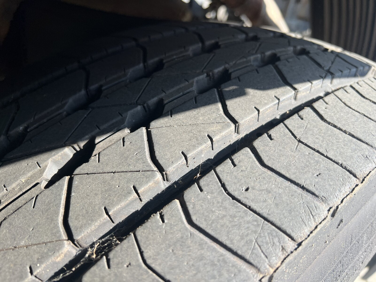 Mercedes-Benz Atego 1828 L 4x2 Atego 1828 L 4x2, Rechtslenker, Winterdienstaustattung - Φορτηγό σασί: φωτογραφία 3 Mercedes-Benz Atego 1828 L 4x2 Atego 1828 L 4x2, Rechtslenker, Winterdienstaustattung - Φορτηγό σασί: φωτογραφία 3