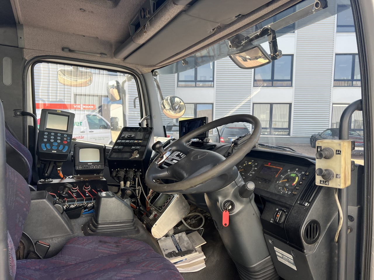 Mercedes-Benz Atego 1828 L 4x2 Atego 1828 L 4x2, Rechtslenker, Winterdienstaustattung - Φορτηγό σασί: φωτογραφία 5 Mercedes-Benz Atego 1828 L 4x2 Atego 1828 L 4x2, Rechtslenker, Winterdienstaustattung - Φορτηγό σασί: φωτογραφία 5