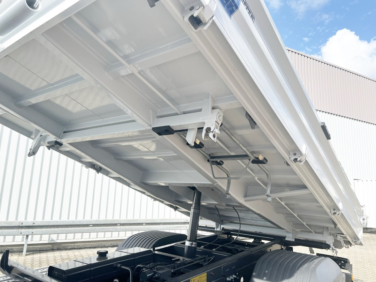 Φορτηγό ανατρεπόμενο Mercedes-Benz Atego 818/23 K 4x2 Atego 818/23 K 4x2, 2x AHK, Meiller-Kipper, mehrfach Vorhanden!: φωτογραφία 9 Φορτηγό ανατρεπόμενο Mercedes-Benz Atego 818/23 K 4x2 Atego 818/23 K 4x2, 2x AHK, Meiller-Kipper, mehrfach Vorhanden!: φωτογραφία 9