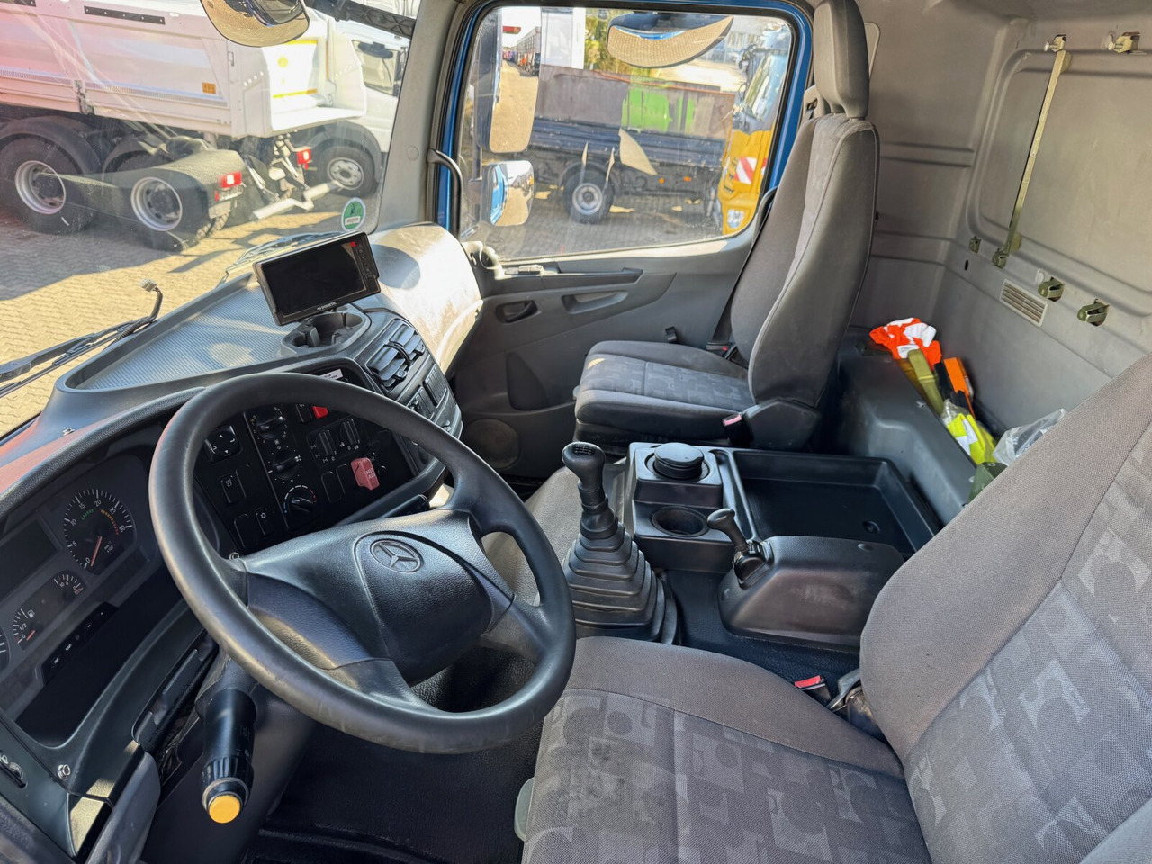 Mercedes-Benz Axor 1829 A 4x4 Axor 1829 A 4x4, Willig Tank ca. 8500l, 2 Kammern - Φορτηγό βυτιοφόρο: φωτογραφία 5 Mercedes-Benz Axor 1829 A 4x4 Axor 1829 A 4x4, Willig Tank ca. 8500l, 2 Kammern - Φορτηγό βυτιοφόρο: φωτογραφία 5