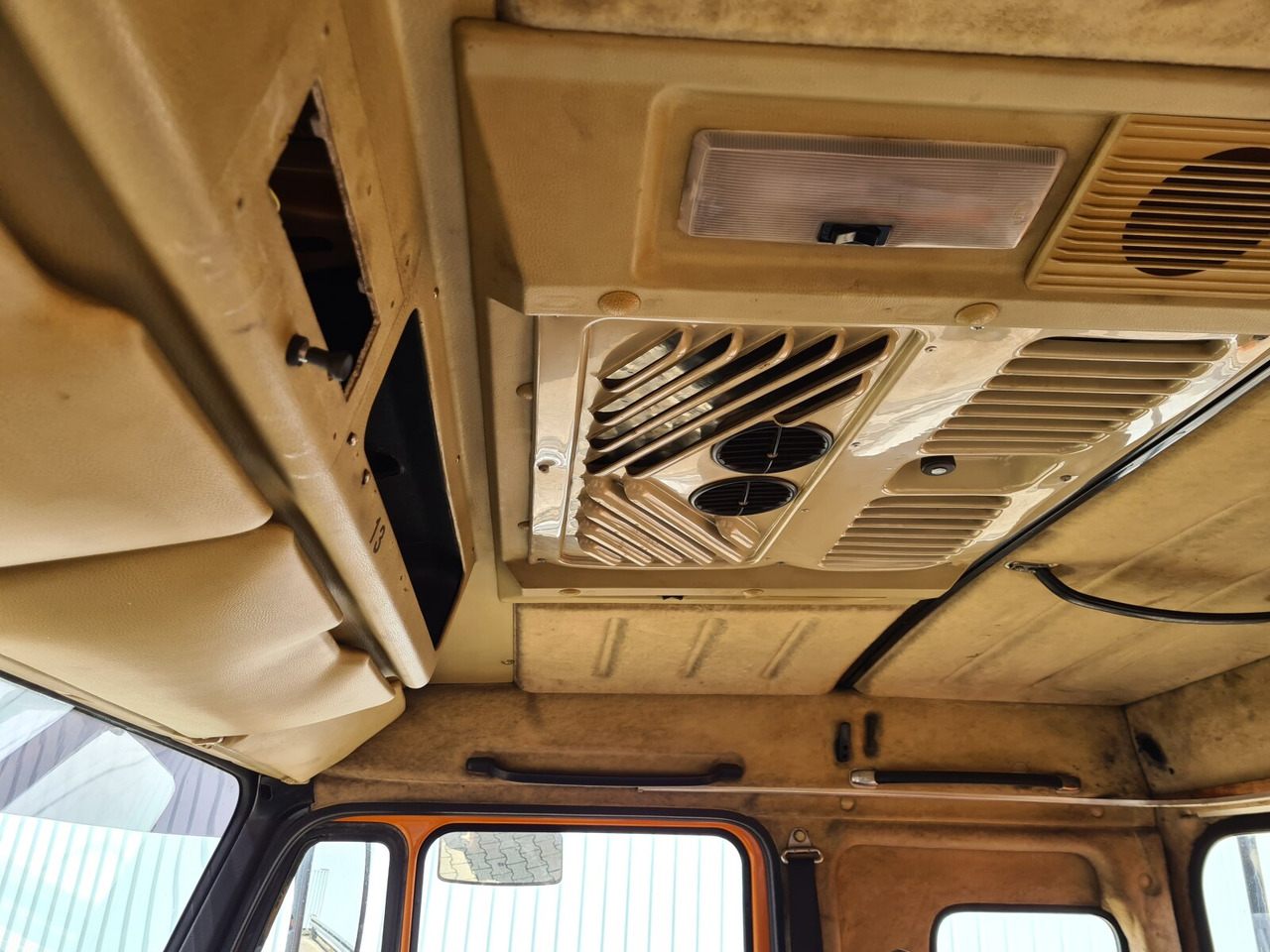 Mercedes-Benz NG 1928 A 4x4 NG 1928 A 4x4, V8-Motor, Standklima, Winterdienstaustattung - Φορτηγό σασί: φωτογραφία 5 Mercedes-Benz NG 1928 A 4x4 NG 1928 A 4x4, V8-Motor, Standklima, Winterdienstaustattung - Φορτηγό σασί: φωτογραφία 5