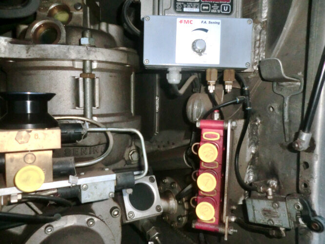 Mercedes-Benz SK 1824 L 4x2 SK 1824 L 4x2, Esterer Tankaufbau ca. 13.100l, 2 Kammern - Φορτηγό βυτιοφόρο: φωτογραφία 3 Mercedes-Benz SK 1824 L 4x2 SK 1824 L 4x2, Esterer Tankaufbau ca. 13.100l, 2 Kammern - Φορτηγό βυτιοφόρο: φωτογραφία 3
