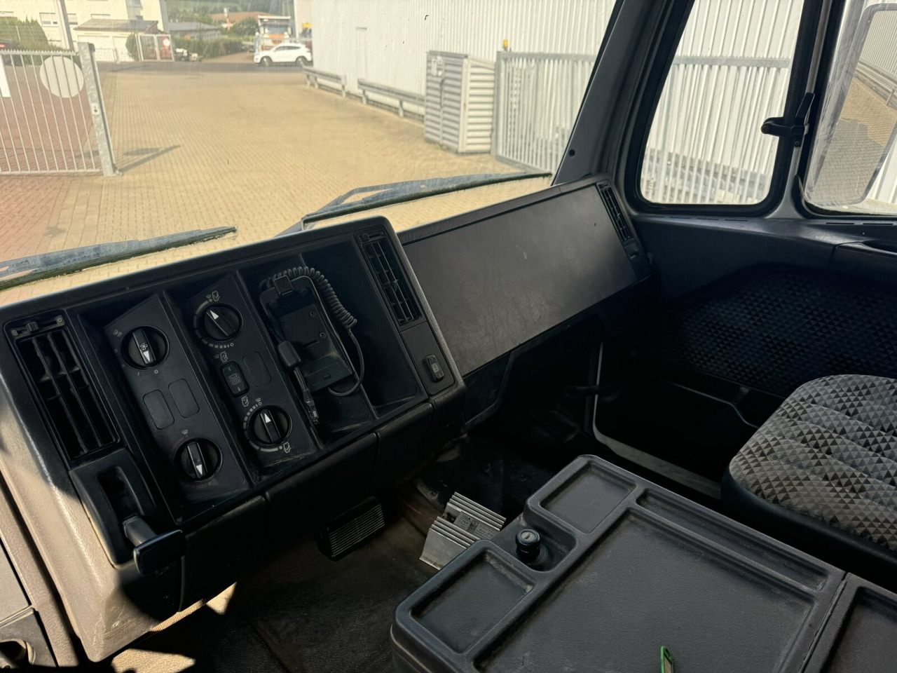 Mercedes-Benz SK 1827L 4x2 SK 1827L 4x2 - Φορτηγό με ανοιχτή καρότσα: φωτογραφία 3 Mercedes-Benz SK 1827L 4x2 SK 1827L 4x2 - Φορτηγό με ανοιχτή καρότσα: φωτογραφία 3