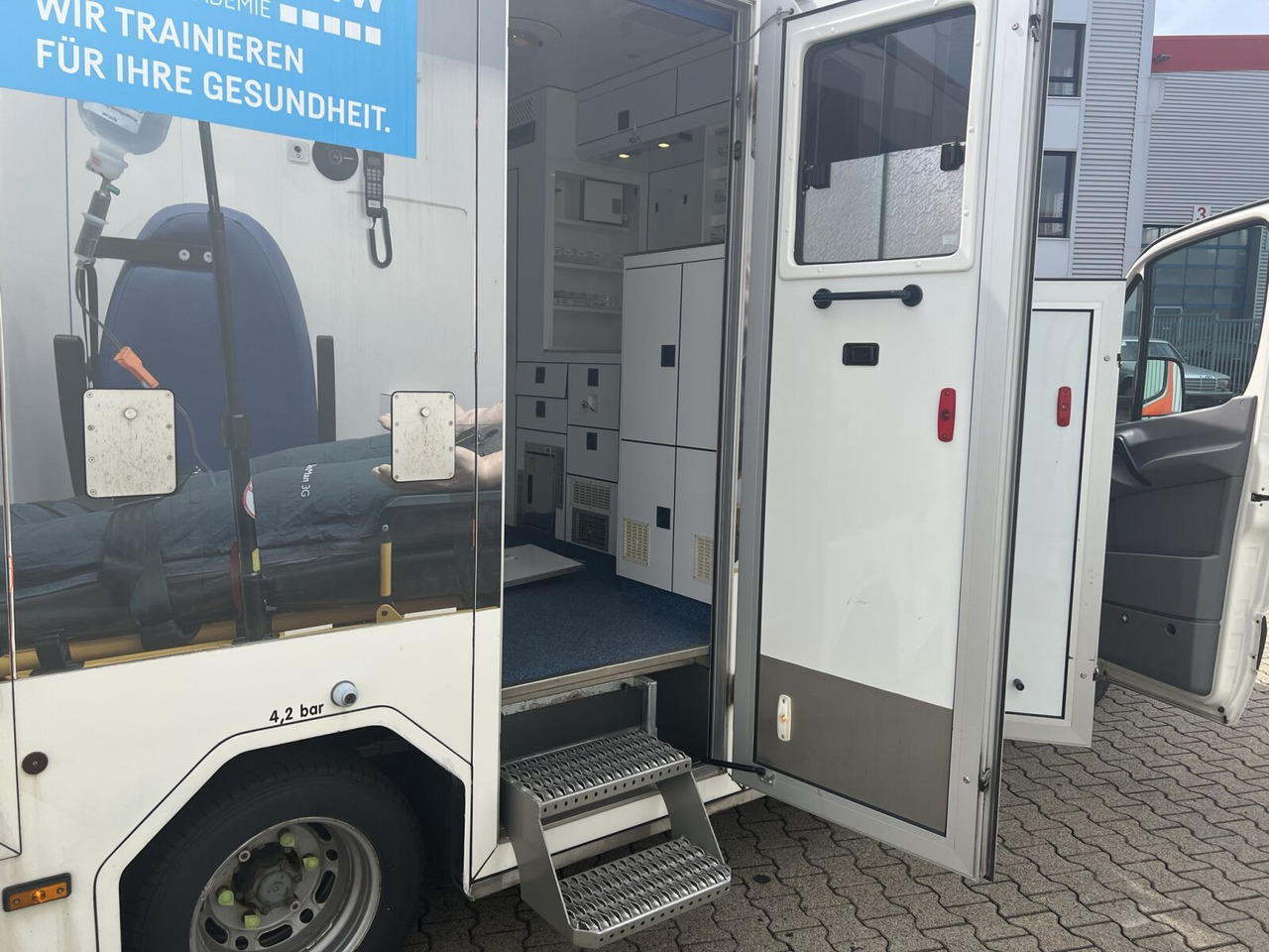 Μίσθωση Mercedes-Benz Sprinter 516 CDI 4x2 Sprinter 516 CDI 4x2, Rettungswagen, Bi-Xenon Mercedes-Benz Sprinter 516 CDI 4x2 Sprinter 516 CDI 4x2, Rettungswagen, Bi-Xenon: φωτογραφία 7