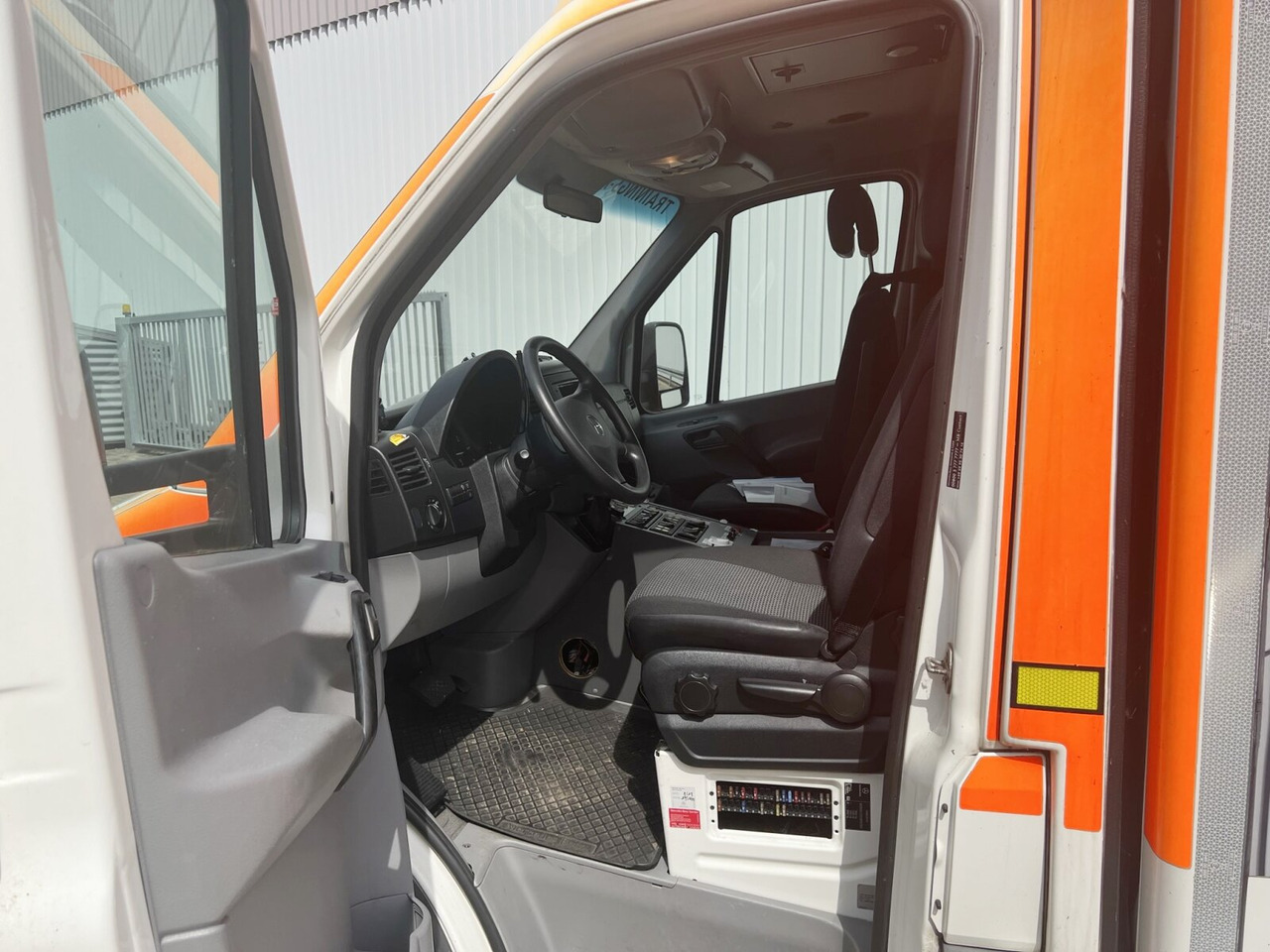 Μίσθωση Mercedes-Benz Sprinter 516 CDI 4x2 Sprinter 516 CDI 4x2, Rettungswagen, Bi-Xenon Mercedes-Benz Sprinter 516 CDI 4x2 Sprinter 516 CDI 4x2, Rettungswagen, Bi-Xenon: φωτογραφία 15