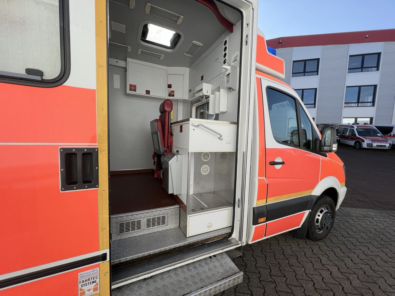 Ασθενοφόρο Mercedes-Benz Sprinter 516 CDI 4x2 Sprinter 516 CDI 4x2, Rettungswagen, Retarder: φωτογραφία 15 Ασθενοφόρο Mercedes-Benz Sprinter 516 CDI 4x2 Sprinter 516 CDI 4x2, Rettungswagen, Retarder: φωτογραφία 15