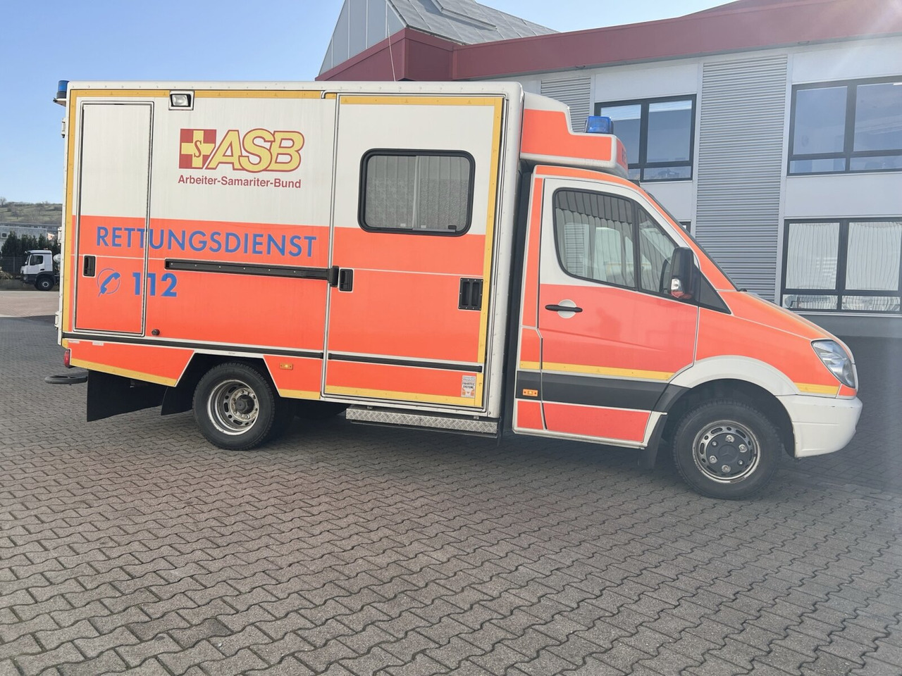 Ασθενοφόρο Mercedes-Benz Sprinter 516 CDI 4x2 Sprinter 516 CDI 4x2, Rettungswagen, Retarder: φωτογραφία 10 Ασθενοφόρο Mercedes-Benz Sprinter 516 CDI 4x2 Sprinter 516 CDI 4x2, Rettungswagen, Retarder: φωτογραφία 10