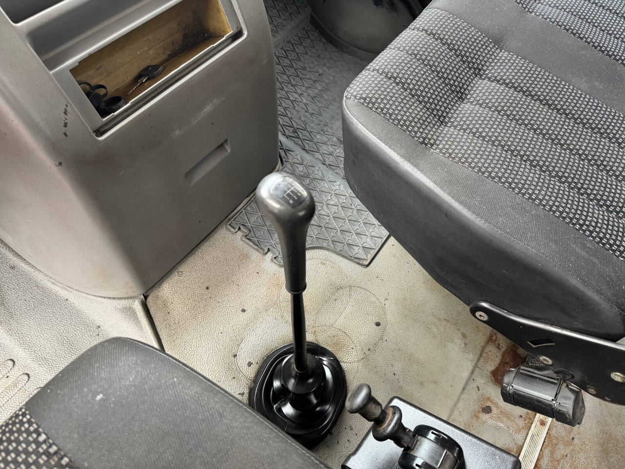 Όχημα με ανατρεπομενη καροτσα, Διπλοκάμπινο ελαφρύ επαγγελματικό Mercedes-Benz Vario 816 D 4x2 Doka Vario 816 D 4x2 Doka, 2x AHK, Meiller Kipper, Ex-Stadtverwaltung: φωτογραφία 4 Όχημα με ανατρεπομενη καροτσα, Διπλοκάμπινο ελαφρύ επαγγελματικό Mercedes-Benz Vario 816 D 4x2 Doka Vario 816 D 4x2 Doka, 2x AHK, Meiller Kipper, Ex-Stadtverwaltung: φωτογραφία 4