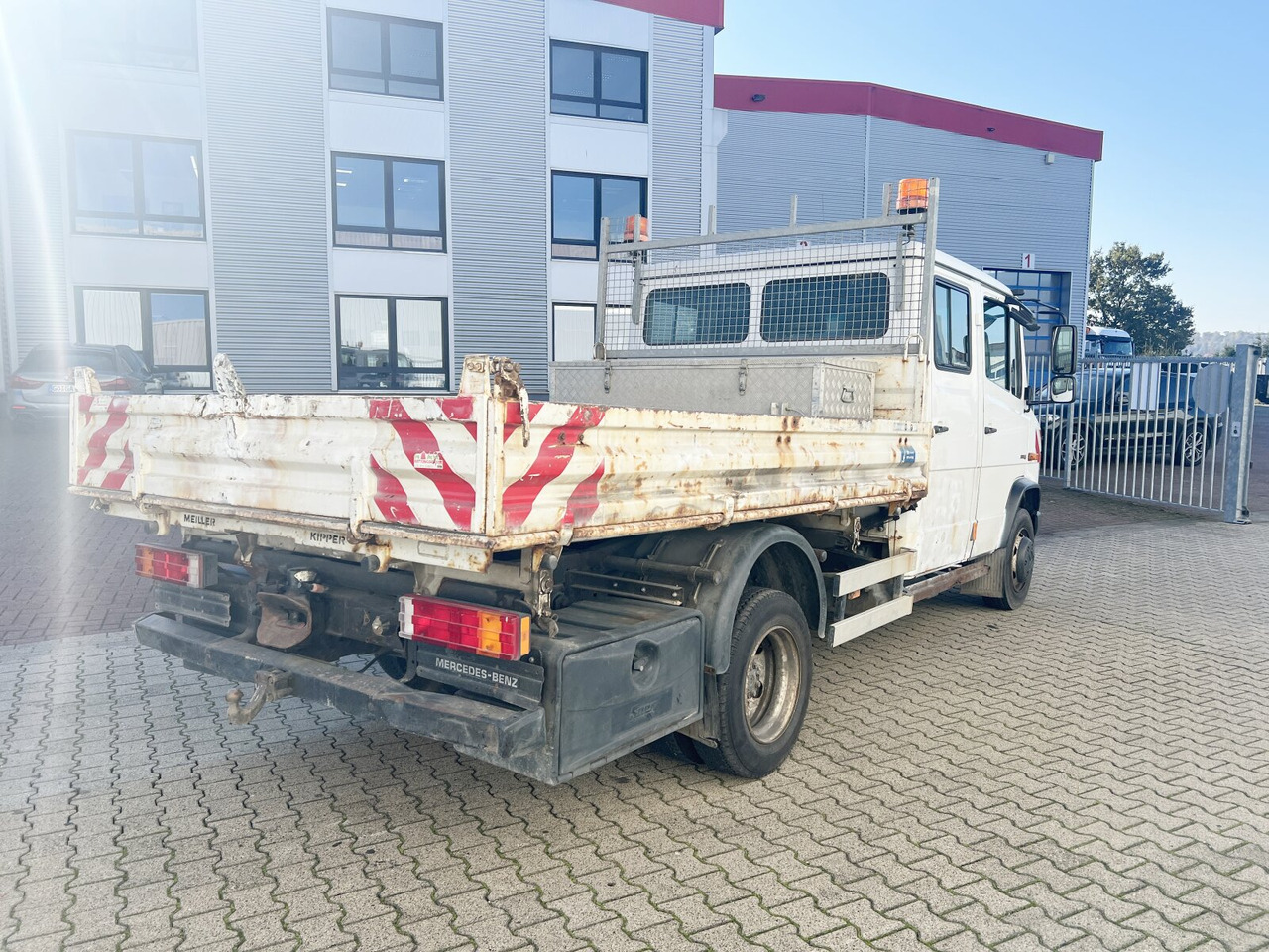 Mercedes-Benz Vario 816 D 4x2 Doka Vario 816 D 4x2 Doka, 2x AHK, Meiller Kipper - Φορτηγό ανατρεπόμενο: φωτογραφία 3 Mercedes-Benz Vario 816 D 4x2 Doka Vario 816 D 4x2 Doka, 2x AHK, Meiller Kipper - Φορτηγό ανατρεπόμενο: φωτογραφία 3