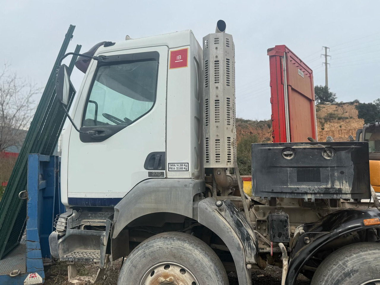 Renault 33FVC2A 8x4 - Φορτηγό: φωτογραφία 1 Renault 33FVC2A 8x4 - Φορτηγό: φωτογραφία 1