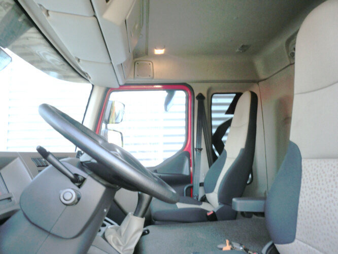 Renault Midlum 220 DXi 4x2 - Φορτηγό κόφα: φωτογραφία 2 Renault Midlum 220 DXi 4x2 - Φορτηγό κόφα: φωτογραφία 2