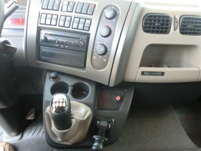 Renault Midlum 220 DXi 4x2 - Φορτηγό κόφα: φωτογραφία 3 Renault Midlum 220 DXi 4x2 - Φορτηγό κόφα: φωτογραφία 3