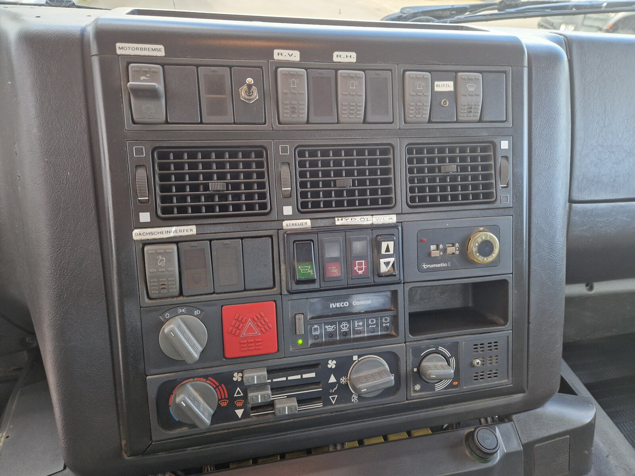 Φορτηγό ανατρεπόμενο Trakker 190E350 4x4 Trakker 190E350 4x4, Meiller-Kipper, Winterdienstausstattung: φωτογραφία 15