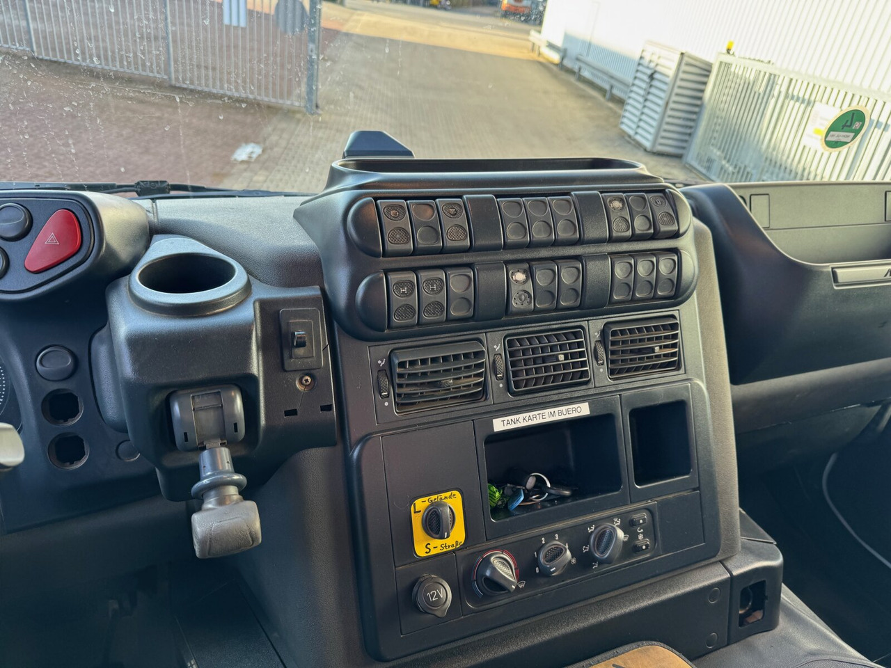 Trakker AD260T36W 6x6 Trakker AD260T36W 6x6 - Φορτηγό ανατρεπόμενο: φωτογραφία 5 Trakker AD260T36W 6x6 Trakker AD260T36W 6x6 - Φορτηγό ανατρεπόμενο: φωτογραφία 5