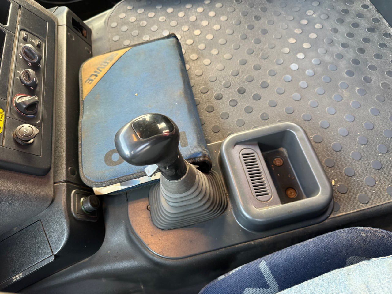 Φορτηγό σασί Trakker AD260T36W 6x6 Trakker AD260T36W 6x6: φωτογραφία 8 Φορτηγό σασί Trakker AD260T36W 6x6 Trakker AD260T36W 6x6: φωτογραφία 8