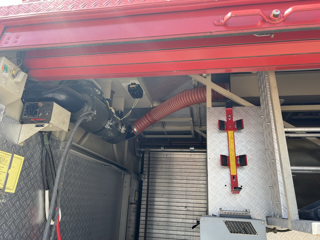 Unimog U 1300 L 435/11 4x4 U 1300 L 435/11 4x4, Bundeswehr-Feuerwehr - Πυροσβεστικό όχημα: φωτογραφία 5 Unimog U 1300 L 435/11 4x4 U 1300 L 435/11 4x4, Bundeswehr-Feuerwehr - Πυροσβεστικό όχημα: φωτογραφία 5