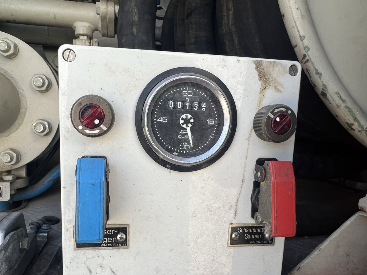 Unimog U 1300 L 435/11 4x4 U 1300 L 435/11 4x4, Bundeswehr-Feuerwehr - Πυροσβεστικό όχημα: φωτογραφία 3 Unimog U 1300 L 435/11 4x4 U 1300 L 435/11 4x4, Bundeswehr-Feuerwehr - Πυροσβεστικό όχημα: φωτογραφία 3