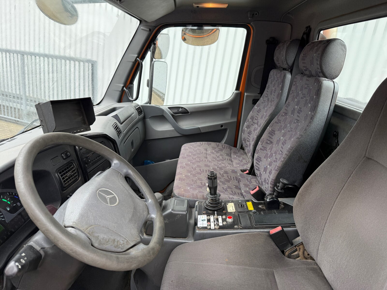 Unimog U 20 4x4 U 20 4x4, Kipper, Zapfwelle, Winterdienstausstattung, 2x AHK - Ελαφρύ επαγγελματικό: φωτογραφία 4 Unimog U 20 4x4 U 20 4x4, Kipper, Zapfwelle, Winterdienstausstattung, 2x AHK - Ελαφρύ επαγγελματικό: φωτογραφία 4