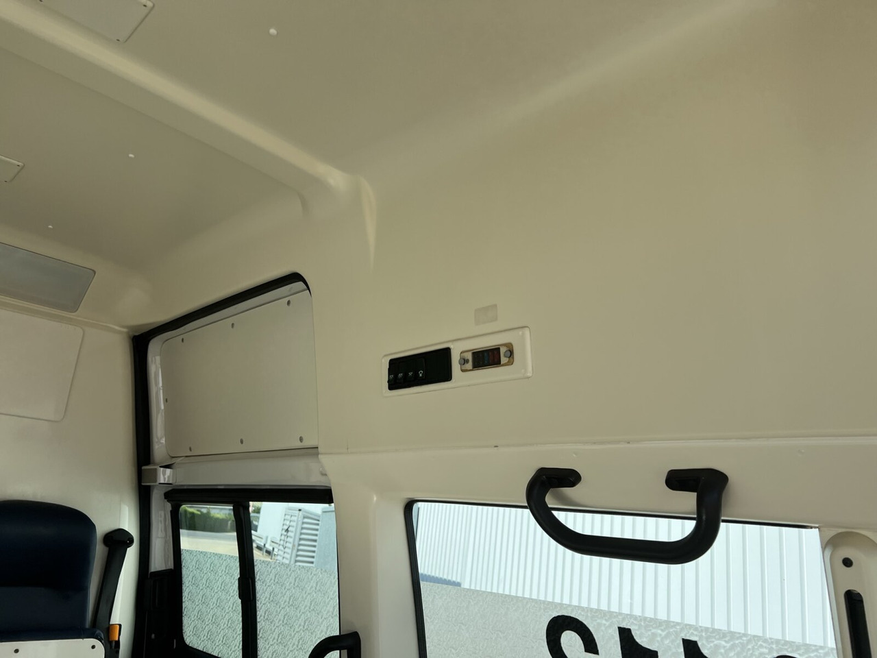 Volkswagen T5 2.0 TDI 4x2 T5 2.0 TDI 4x2, Krankenwagen - Ασθενοφόρο: φωτογραφία 2 Volkswagen T5 2.0 TDI 4x2 T5 2.0 TDI 4x2, Krankenwagen - Ασθενοφόρο: φωτογραφία 2