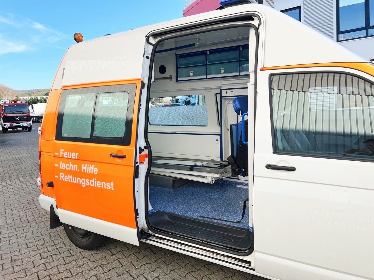 Ασθενοφόρο Volkswagen T5 2.5 TDI 4x2 T5 2.5 TDI 4x2, Krankenwagen: φωτογραφία 10 Ασθενοφόρο Volkswagen T5 2.5 TDI 4x2 T5 2.5 TDI 4x2, Krankenwagen: φωτογραφία 10