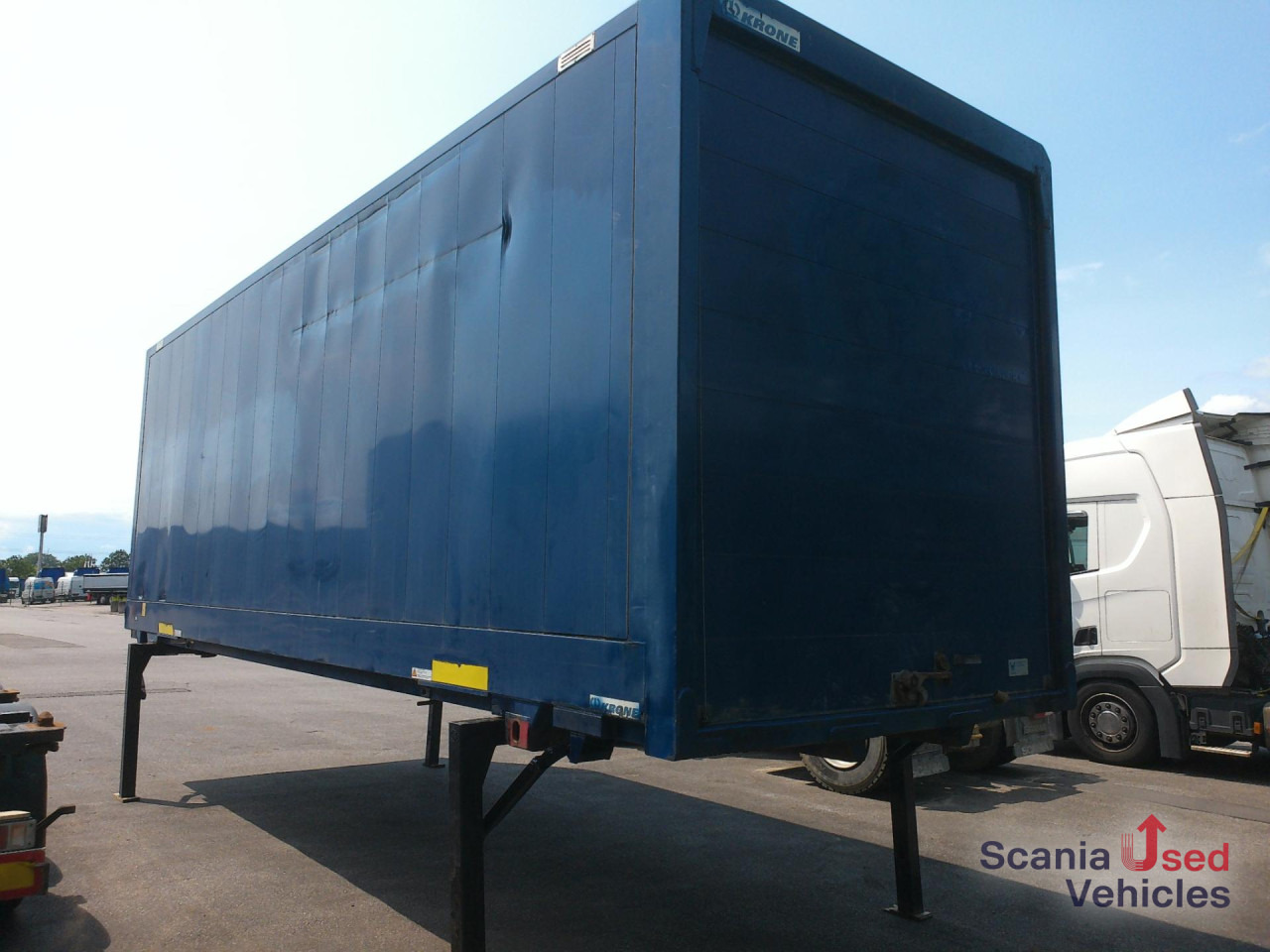 KRONE WB Koffer 7,82 Rolltor - Τρέιλερ: φωτογραφία 4 KRONE WB Koffer 7,82 Rolltor - Τρέιλερ: φωτογραφία 4