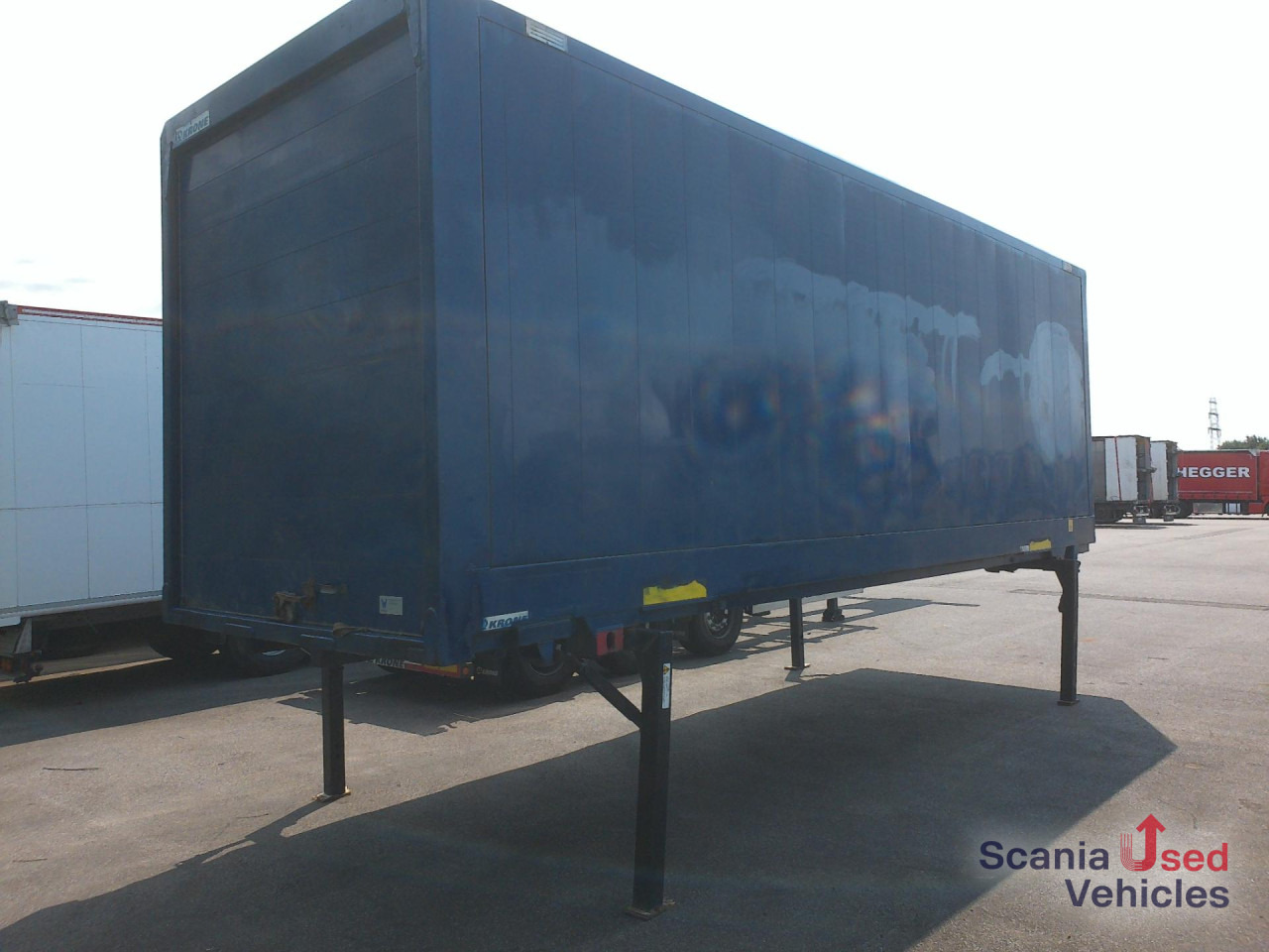 KRONE WB Koffer 7,82 Rolltor - Τρέιλερ: φωτογραφία 2 KRONE WB Koffer 7,82 Rolltor - Τρέιλερ: φωτογραφία 2