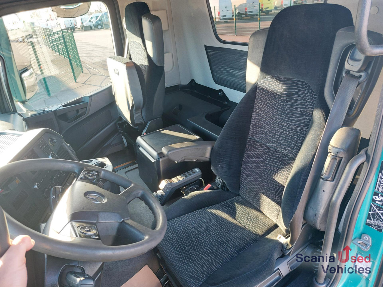 MERCEDES-BENZ Arocs 4142K Abroll Kipper HIAB XR26S51 / AP-Achsen - Φορτηγό ανατρεπόμενο: φωτογραφία 2 MERCEDES-BENZ Arocs 4142K Abroll Kipper HIAB XR26S51 / AP-Achsen - Φορτηγό ανατρεπόμενο: φωτογραφία 2